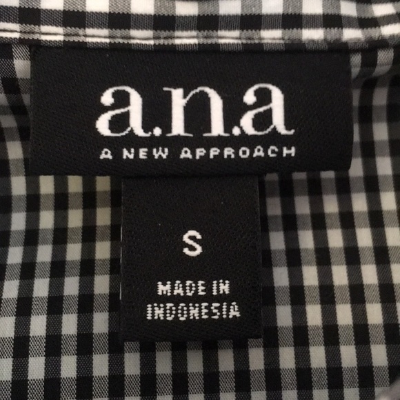 Gingham Print Ruffle Sleeve Button Up - Picture 2 of 9